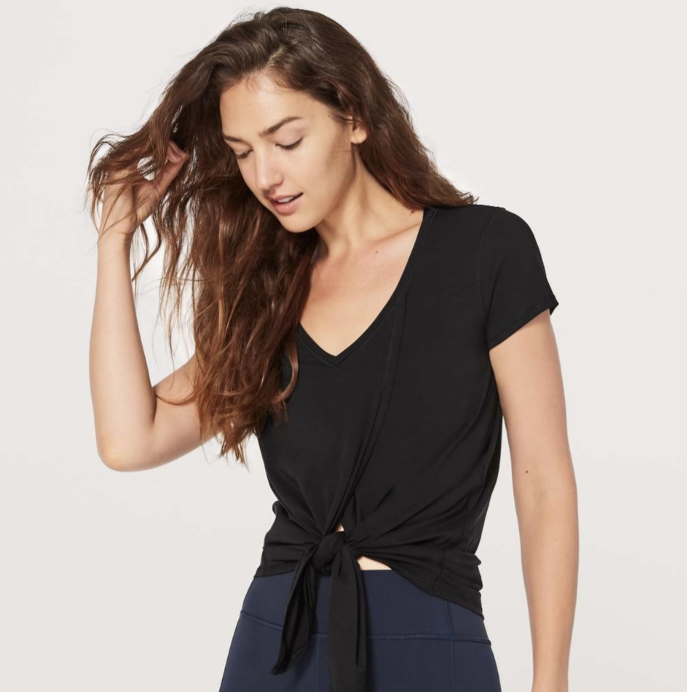 Lululemon Knot a problem tee
